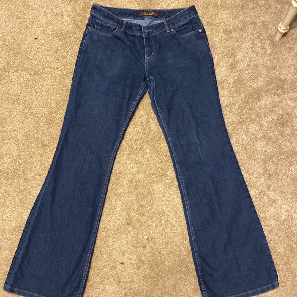 Limited size 8 32 length!  Great pair of jeans!  Lightly worn!